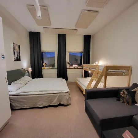 Kg Sleepover & Staellplats Karl Gustav Exterior photo